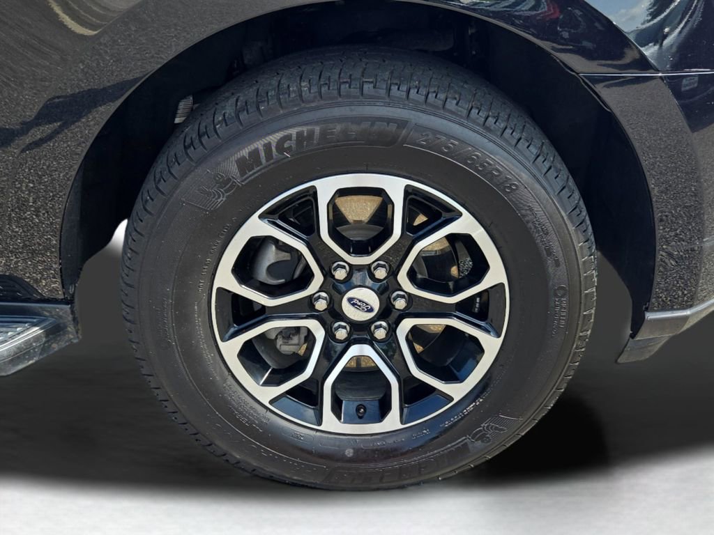 Used 2024 Ford Expedition XLT image 6