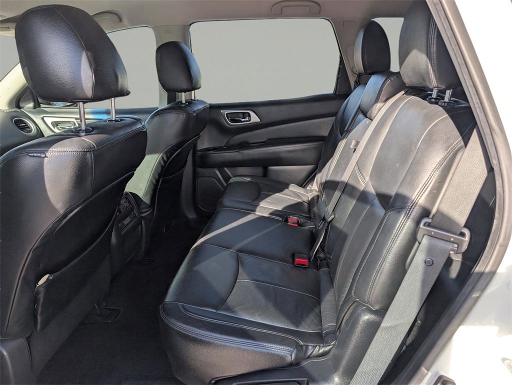 Used 2015 Nissan Pathfinder SV image 15