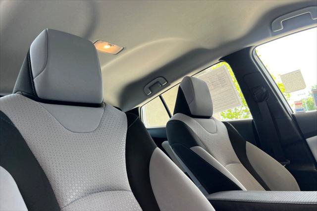 Certified 2021 Toyota Prius LE AWD/4WD image 17