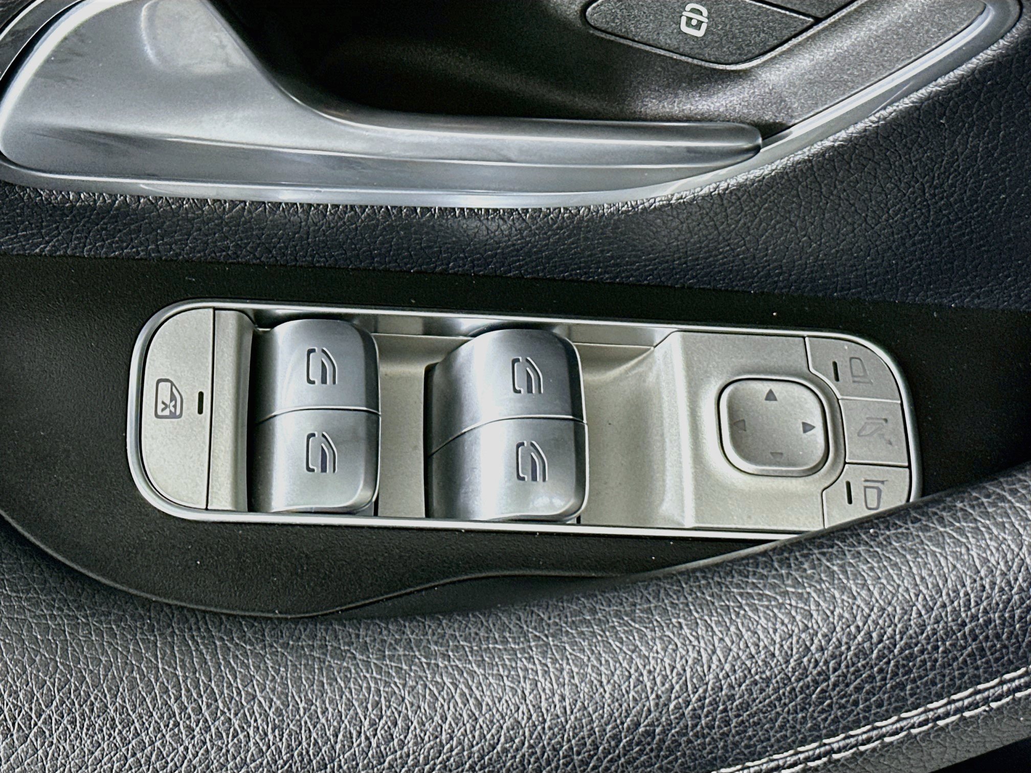 Used 2024 Mercedes-Benz GLE 350 4MATIC image 14