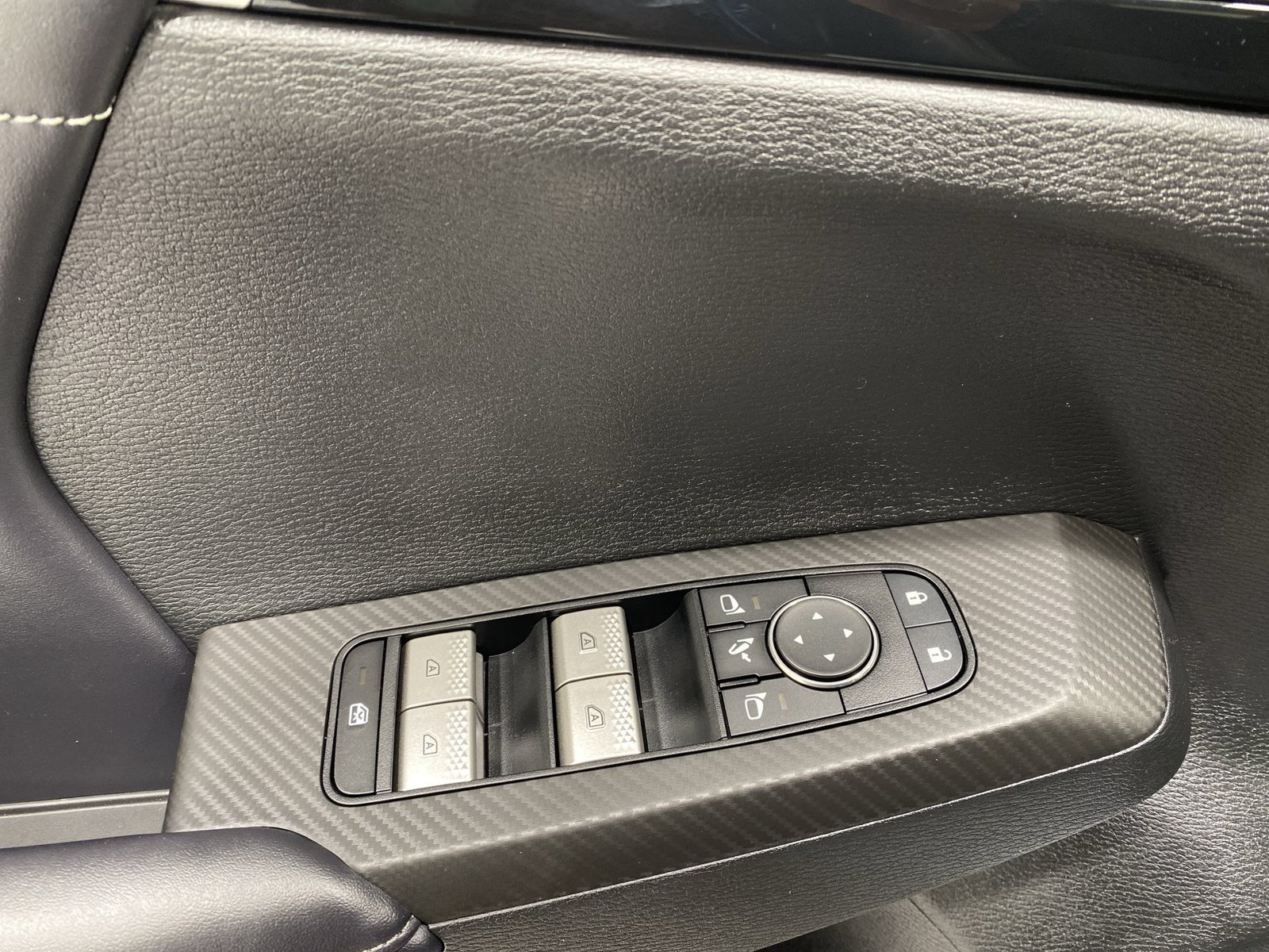 Used 2024 Mitsubishi Outlander SE Black Edition AWD/4WD image 13