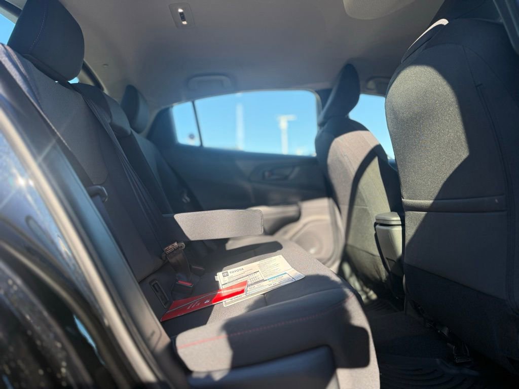 Certified 2025 Toyota Prius Plug-In Hybrid image 18