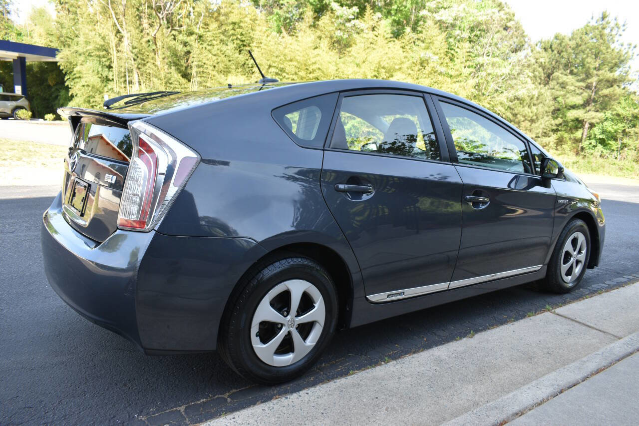 Used 2013 Toyota Prius Three image 3