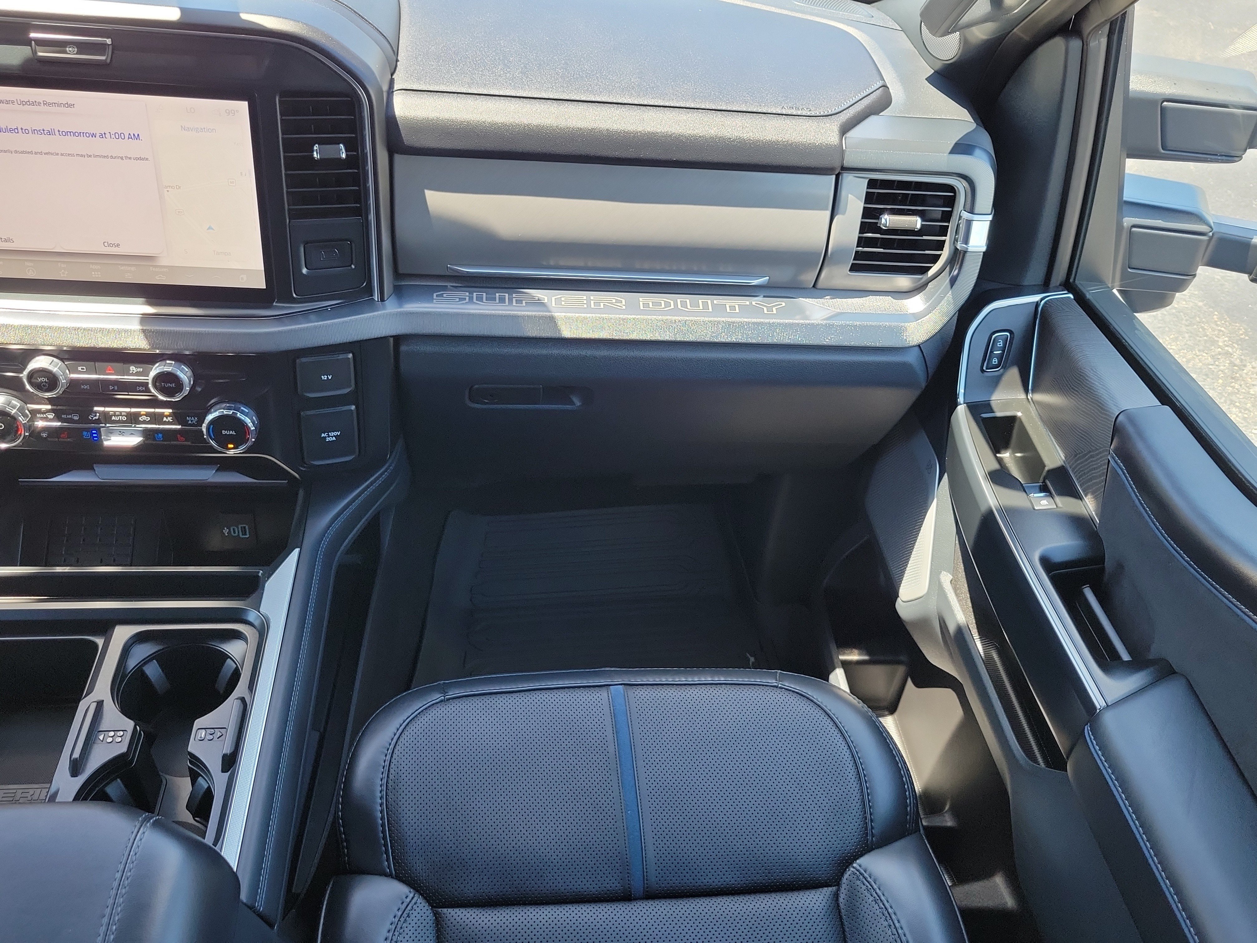 Certified 2025 Ford F250 Platinum AWD/4WD image 15