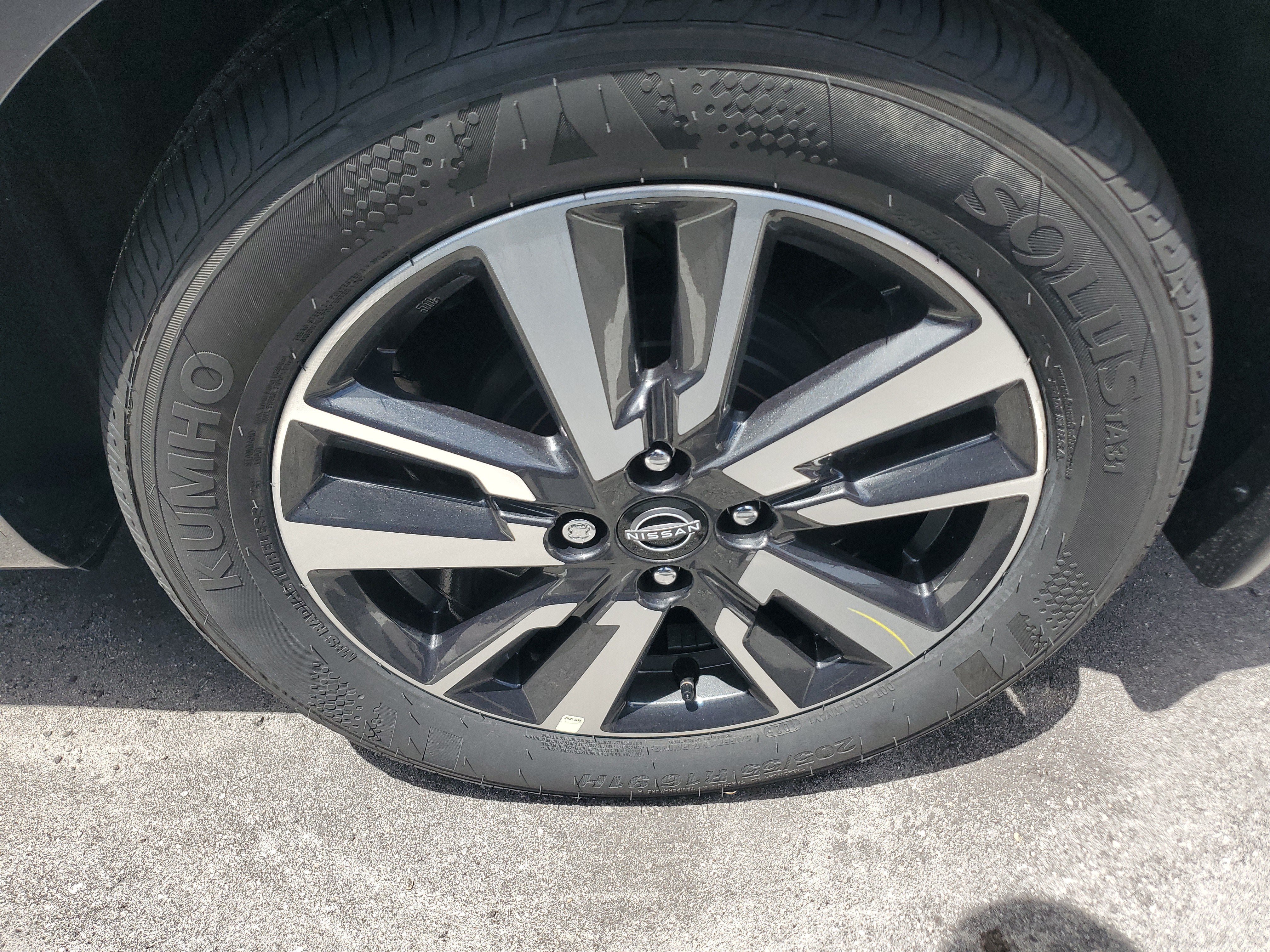 New 2025 Nissan Versa SV w/ Trunk Package FWD image 8