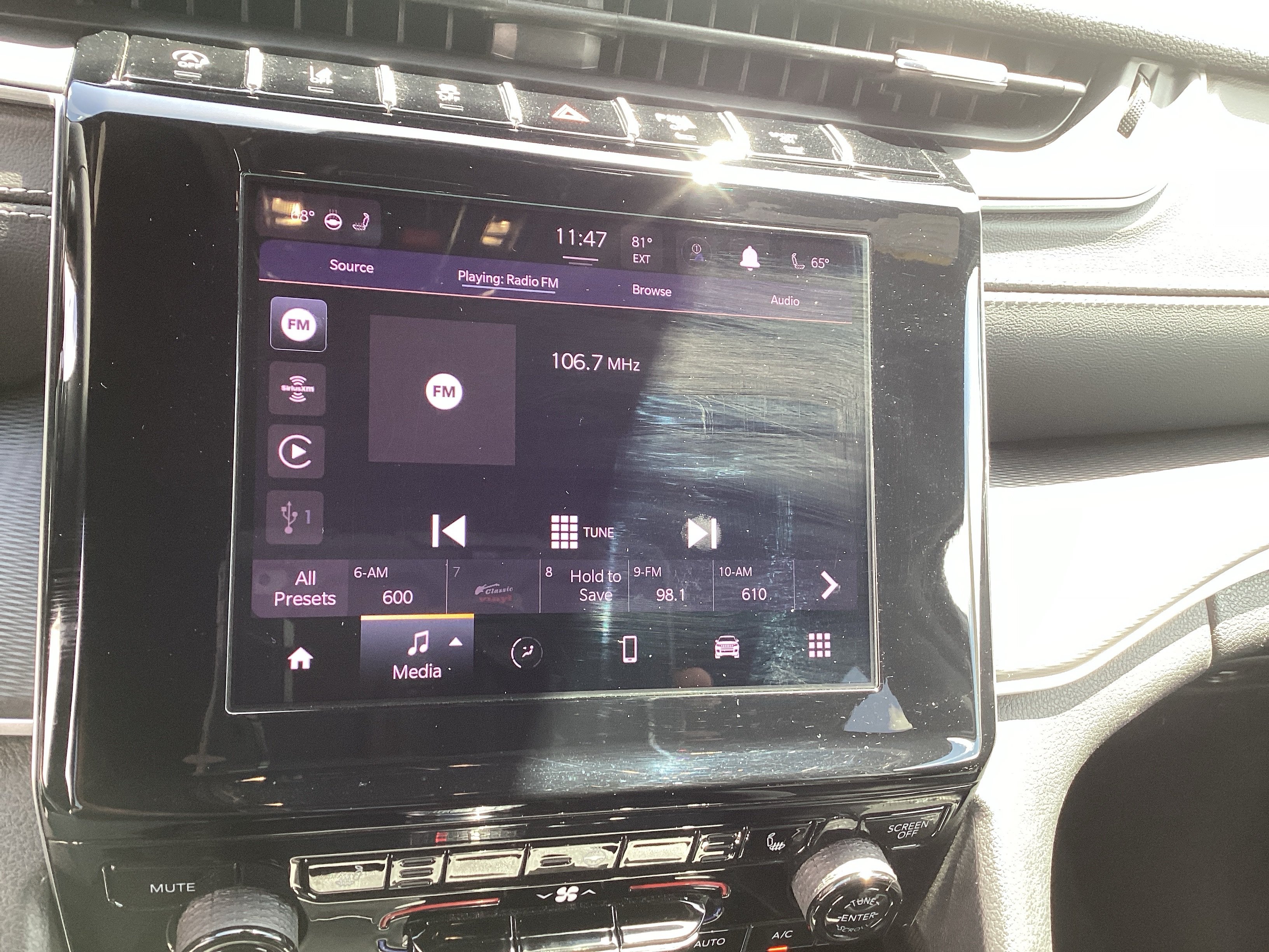 Used 2025 Jeep Grand Cherokee L Laredo RWD image 19