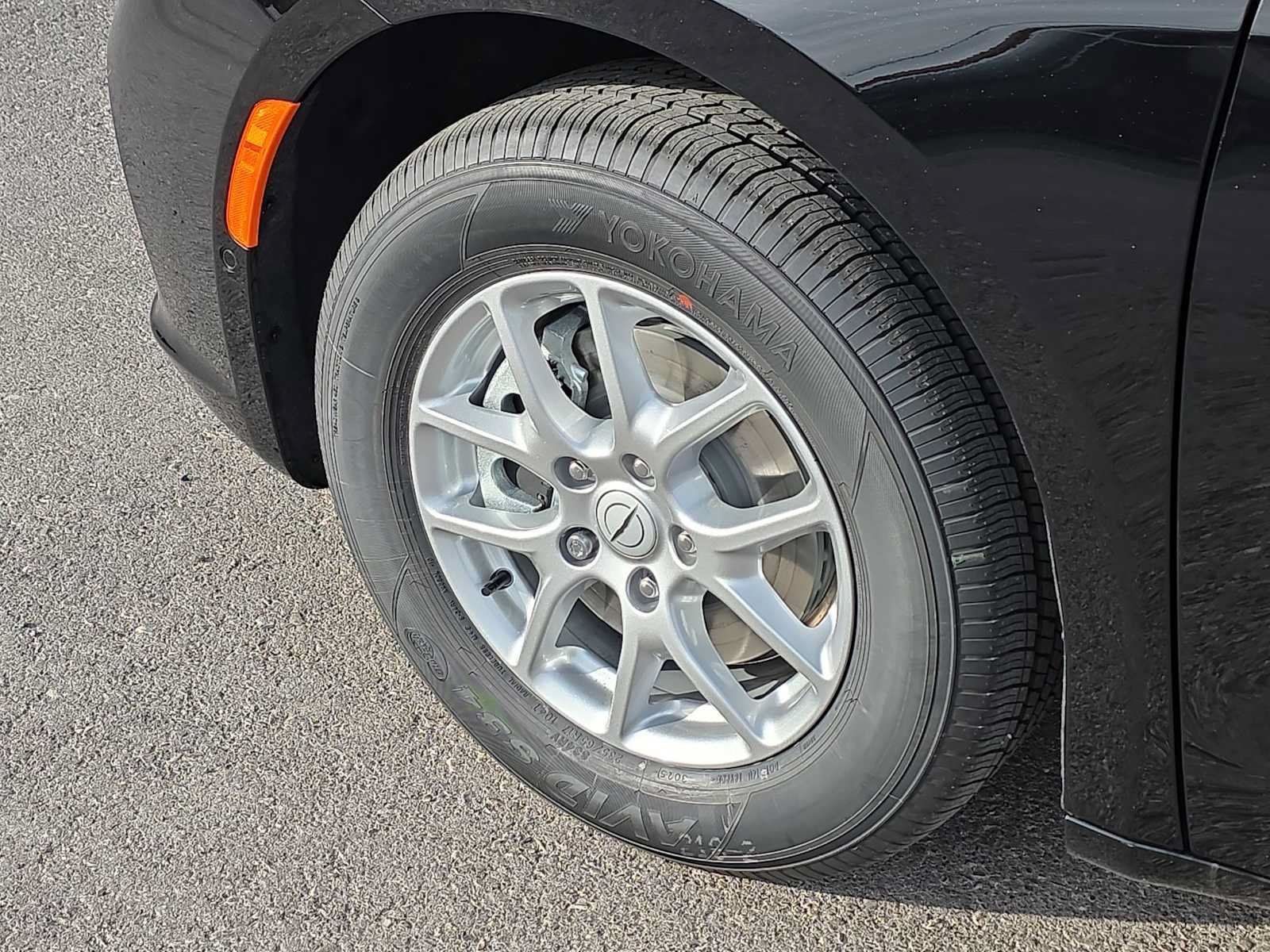 New 2026 Chrysler Pacifica Select FWD image 12