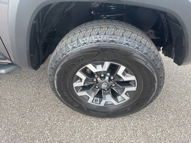 Used 2020 Toyota Tacoma TRD Off-Road image 13