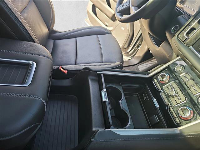 Used 2024 GMC Yukon XL Denali w/ Advanced Technology Package image 26