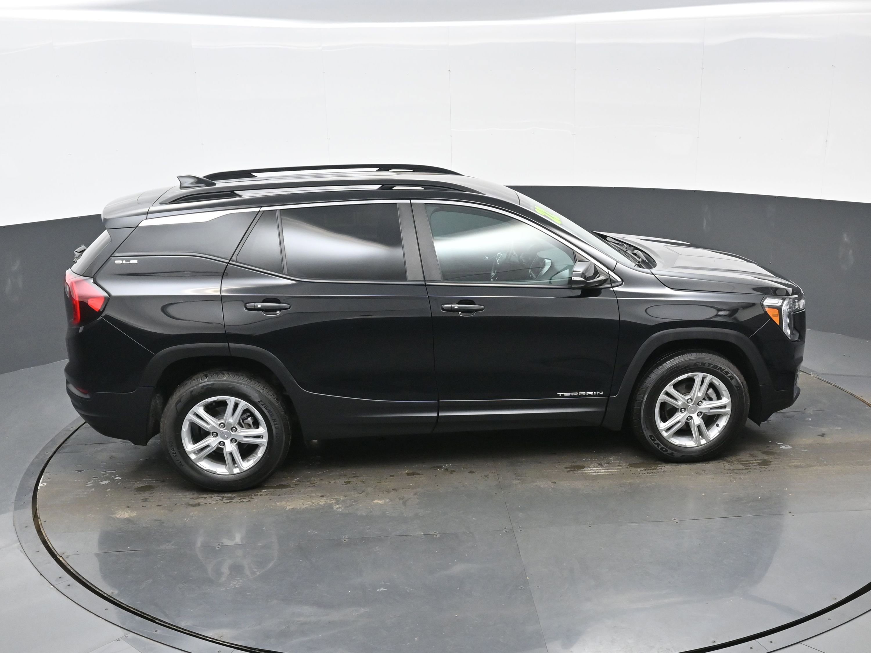 Used 2022 GMC Terrain SLE w/ Driver Convenience Package image 36