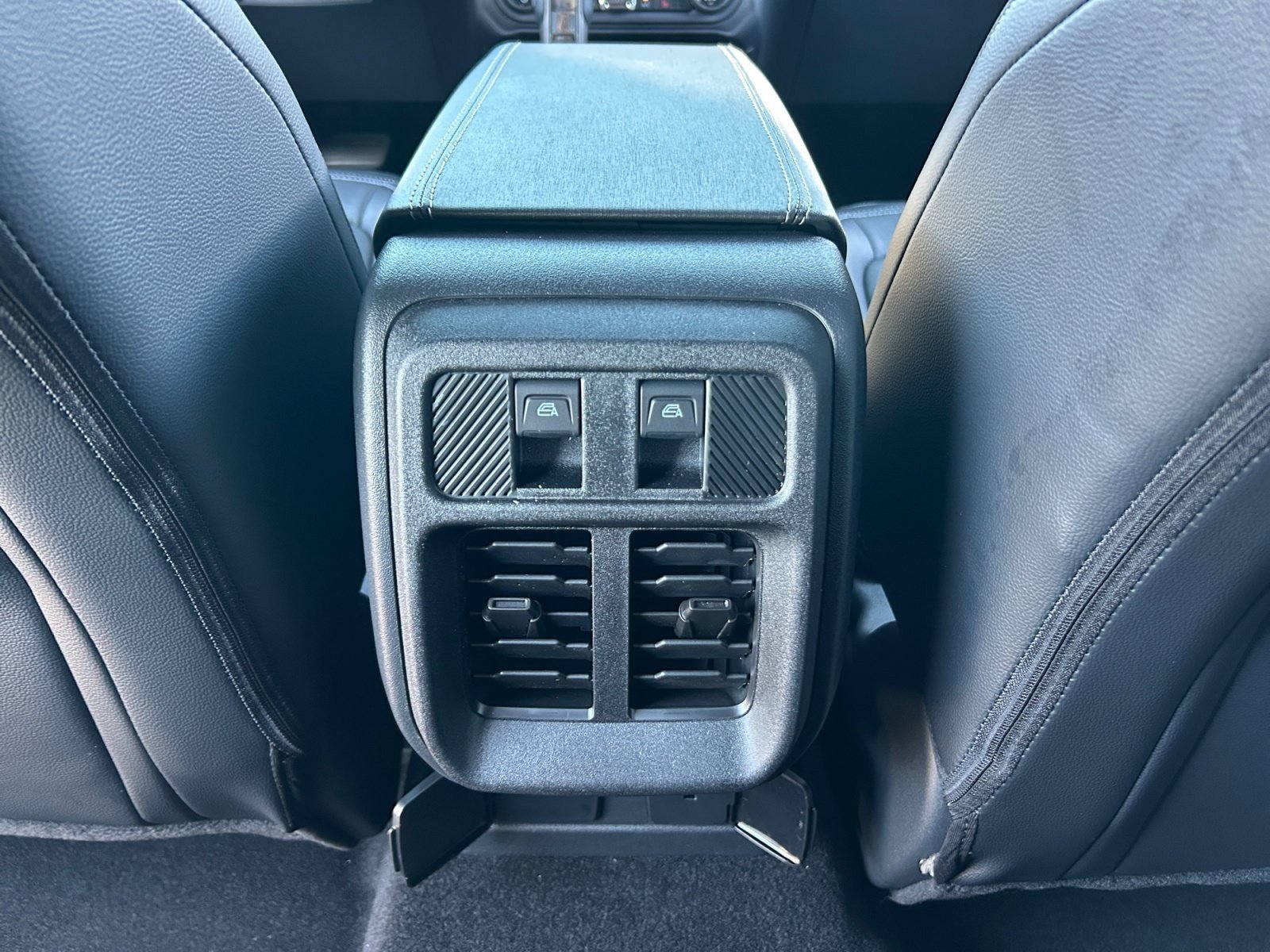 New 2026 Ford Bronco Outer Banks AWD/4WD image 32