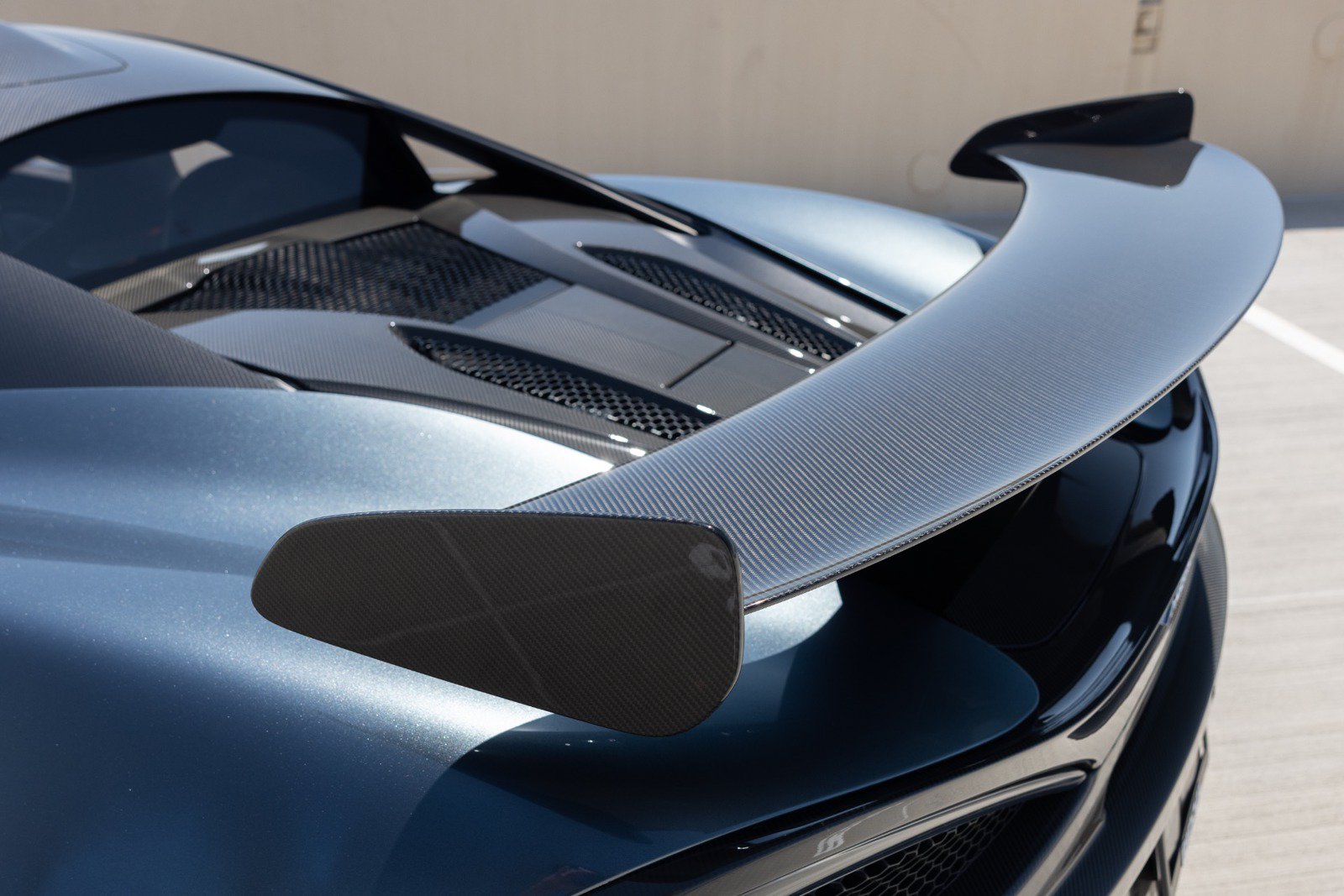 Used 2020 McLaren 620R RWD image 39