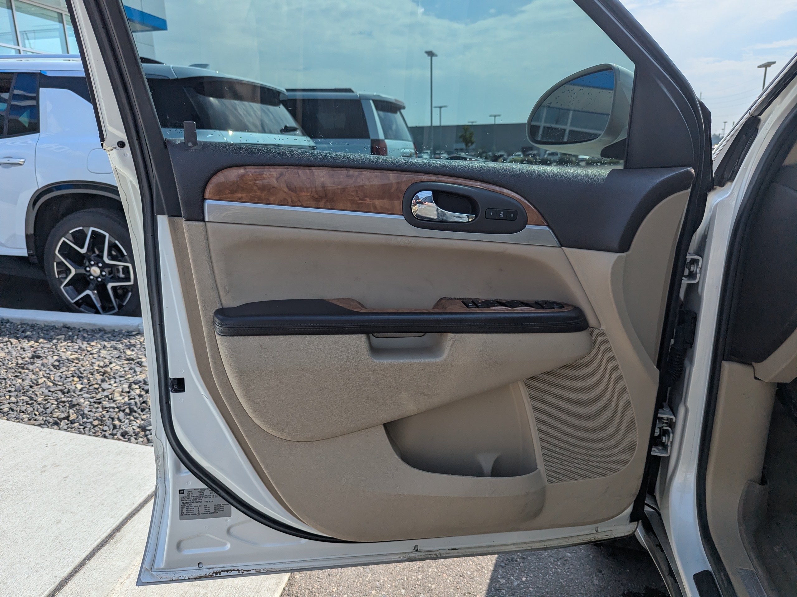 Used 2011 Buick Enclave CXL AWD/4WD image 10