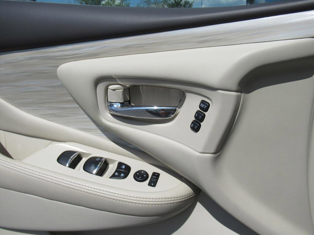 Used 2018 Nissan Murano SL w/ Moonroof Package image 21