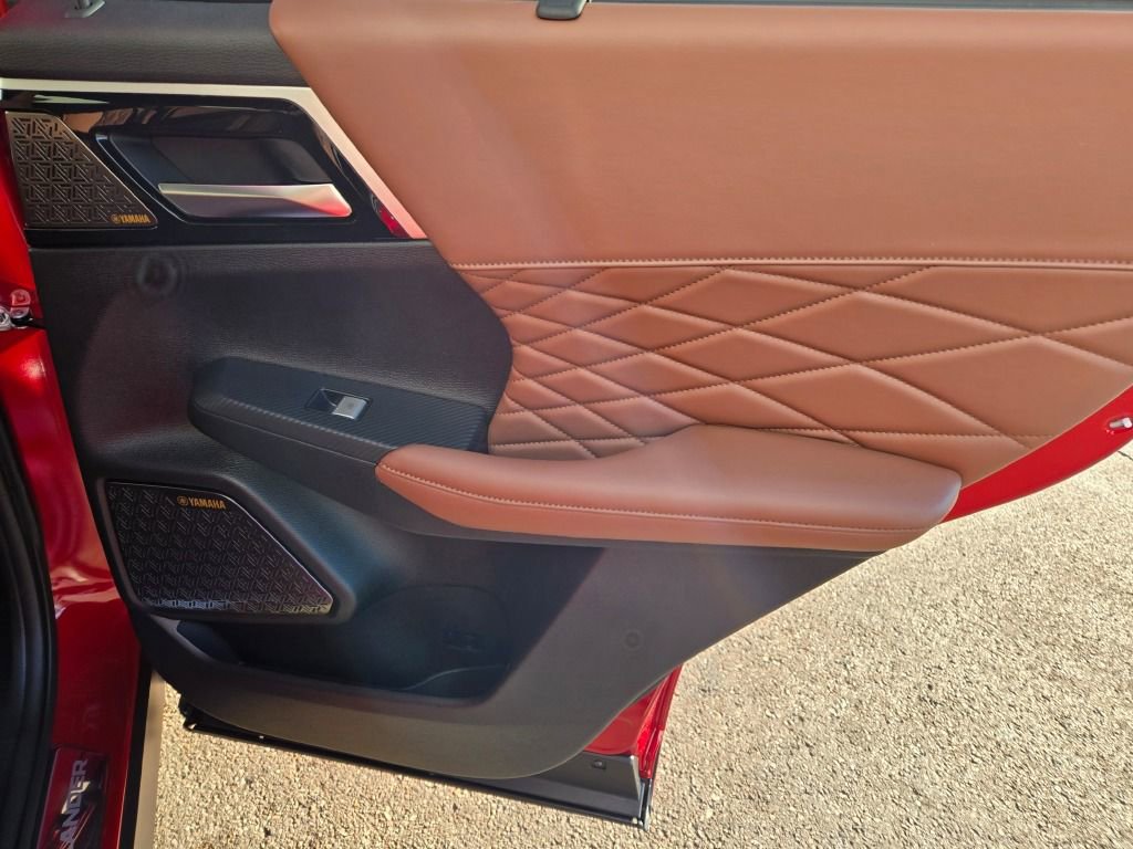 New 2026 Mitsubishi Outlander SEL image 10