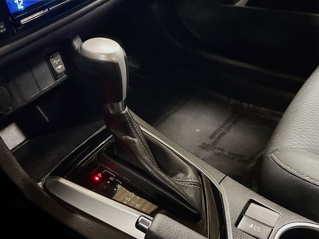 Used 2017 Toyota Corolla LE image 19