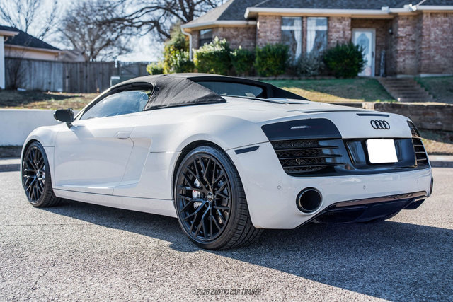 Used 2015 Audi R8 V8 w/ Full Leather Package image 18