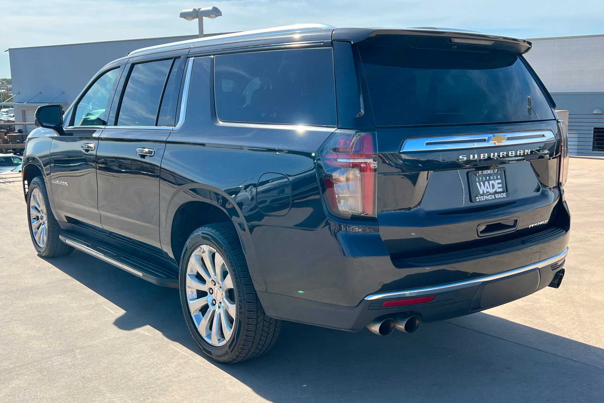 Used 2023 Chevrolet Suburban Premier AWD/4WD image 3