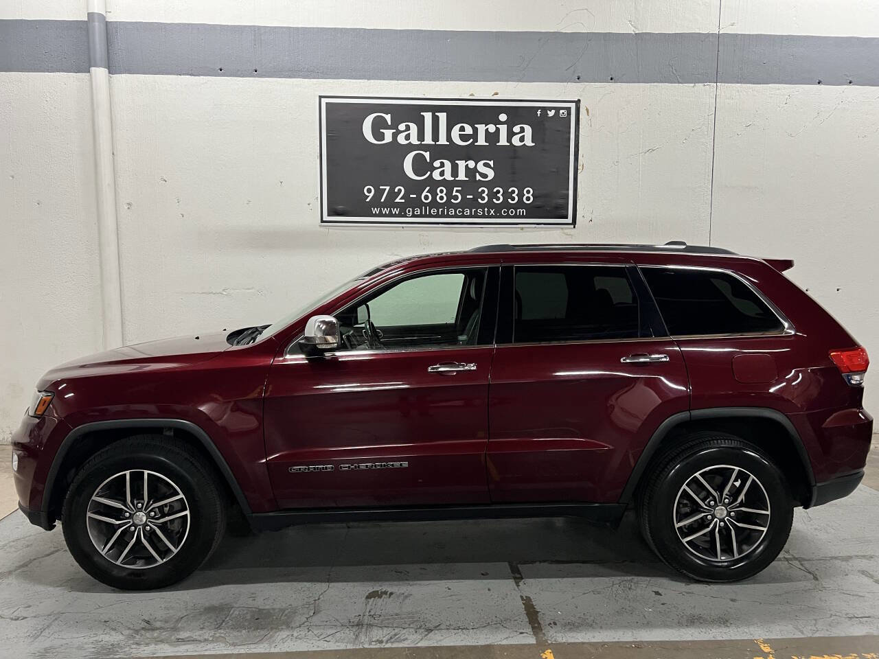 Used 2017 Jeep Grand Cherokee Limited w/ Luxury Group II