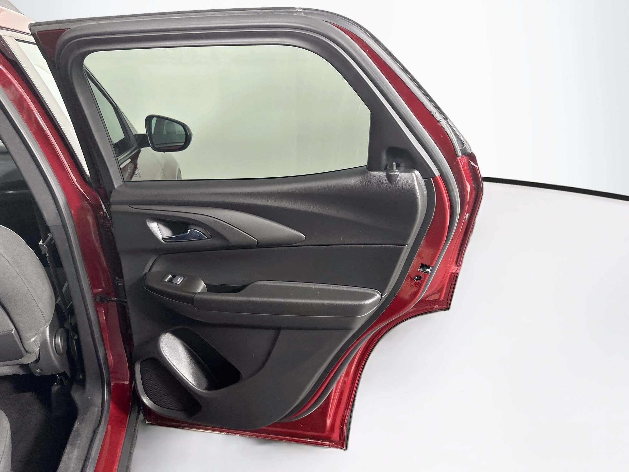 Used 2023 Chevrolet TrailBlazer LT FWD image 28