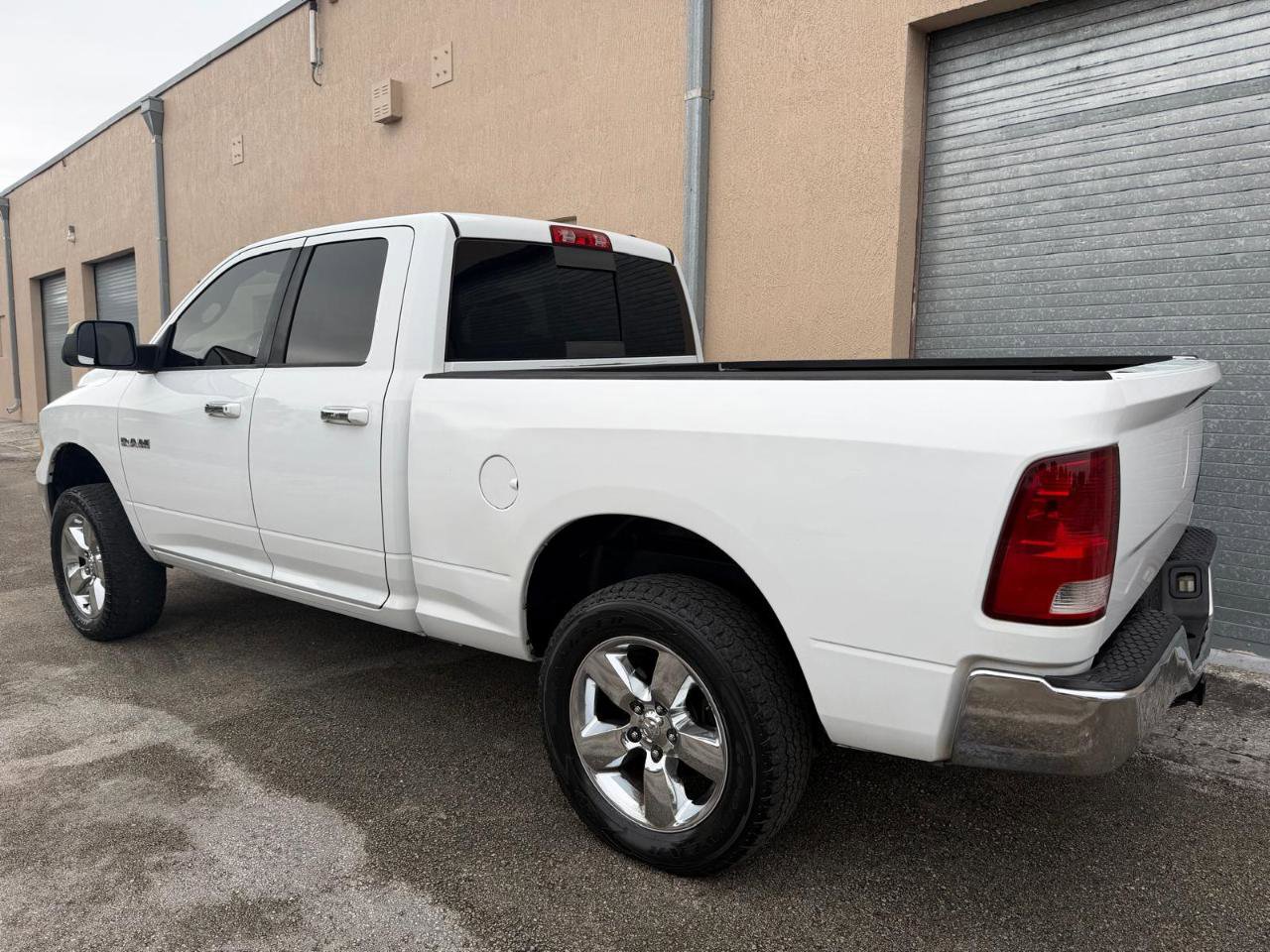 Used 2010 Dodge Ram 1500 Truck SLT RWD image 3