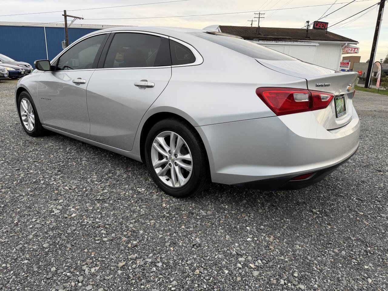 Used 2017 Chevrolet Malibu LT FWD image 5
