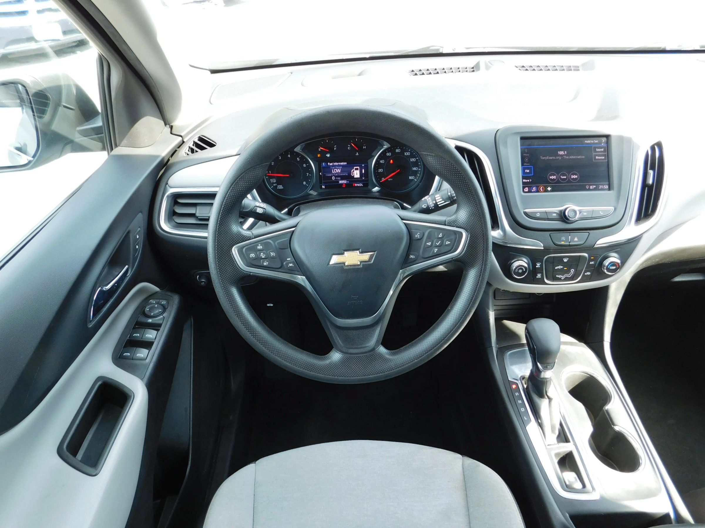 Used 2023 Chevrolet Equinox LS w/ LS Convenience Package FWD image 11