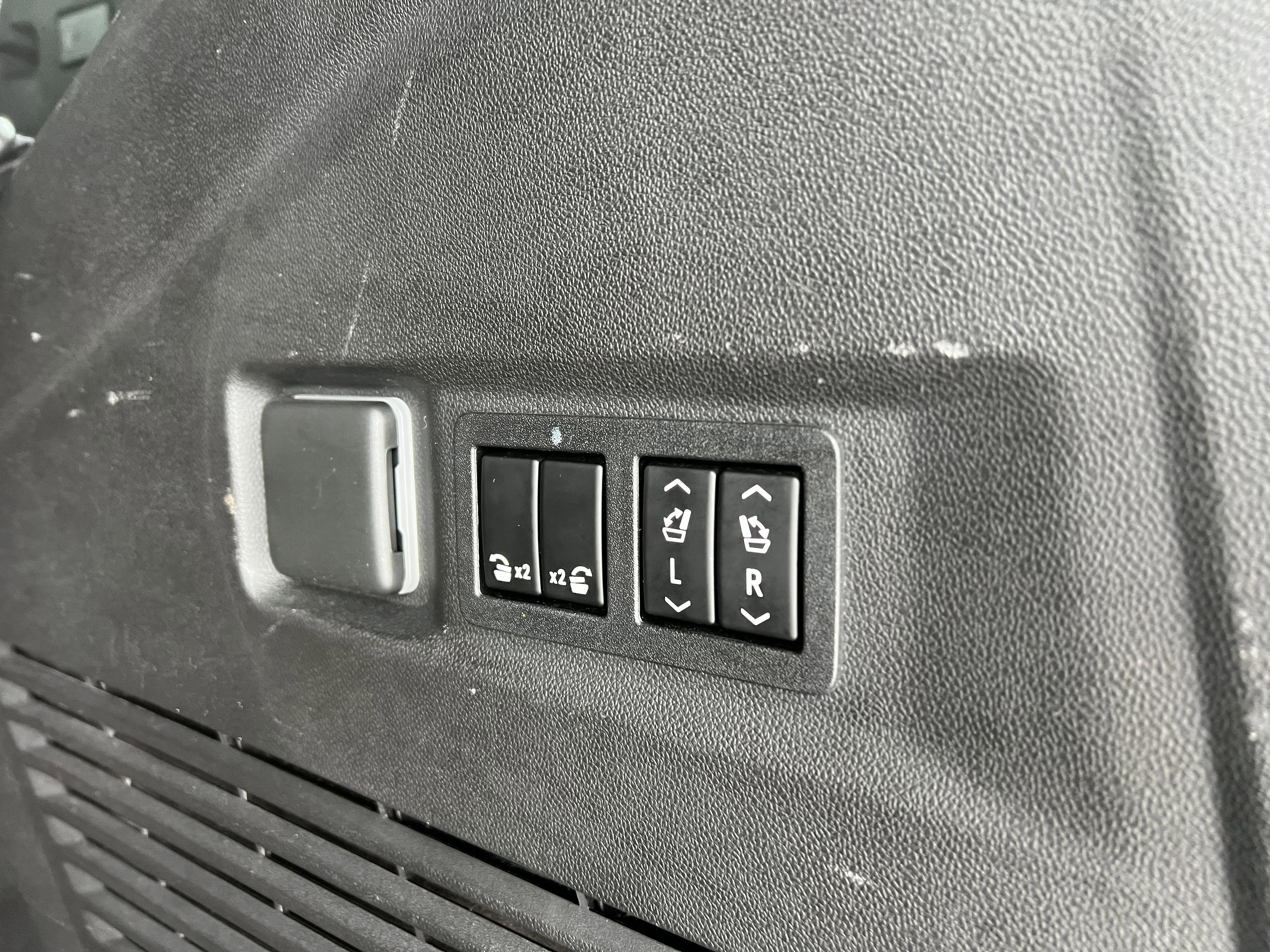 Certified 2022 Chevrolet Tahoe High Country image 11