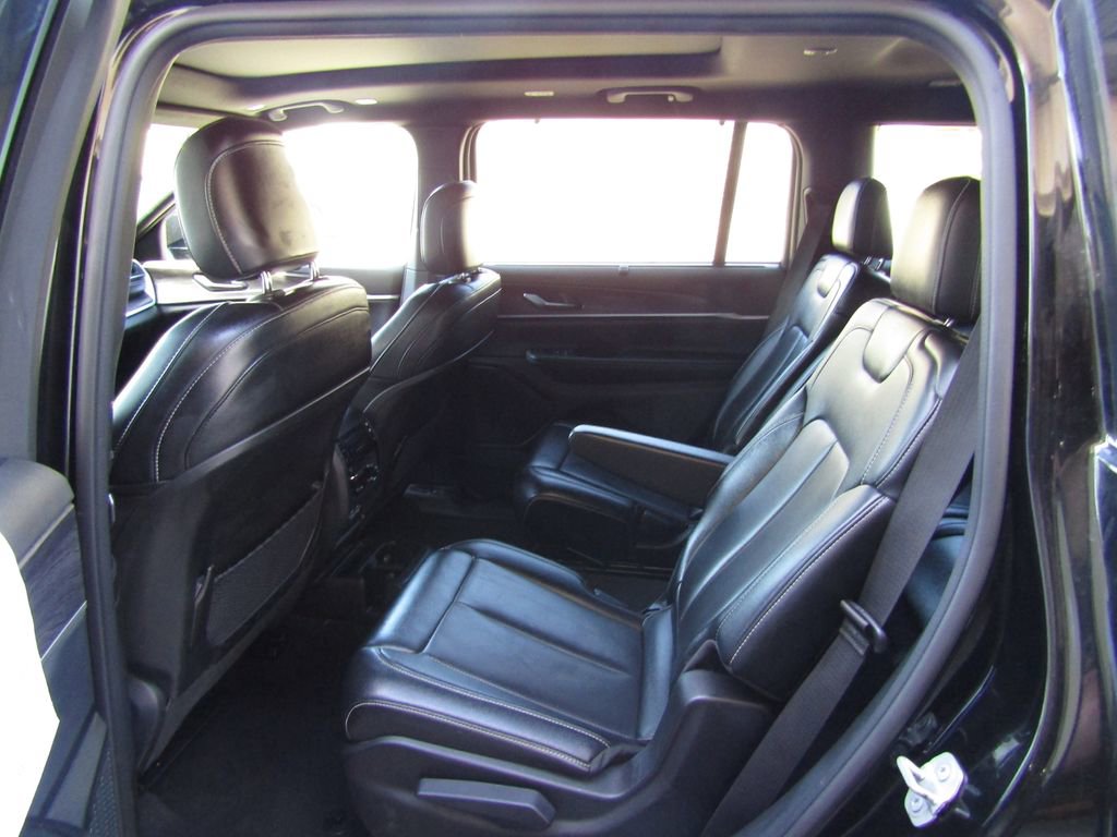 Used 2024 Jeep Grand Cherokee L Limited w/ Luxury Tech Group II image 37