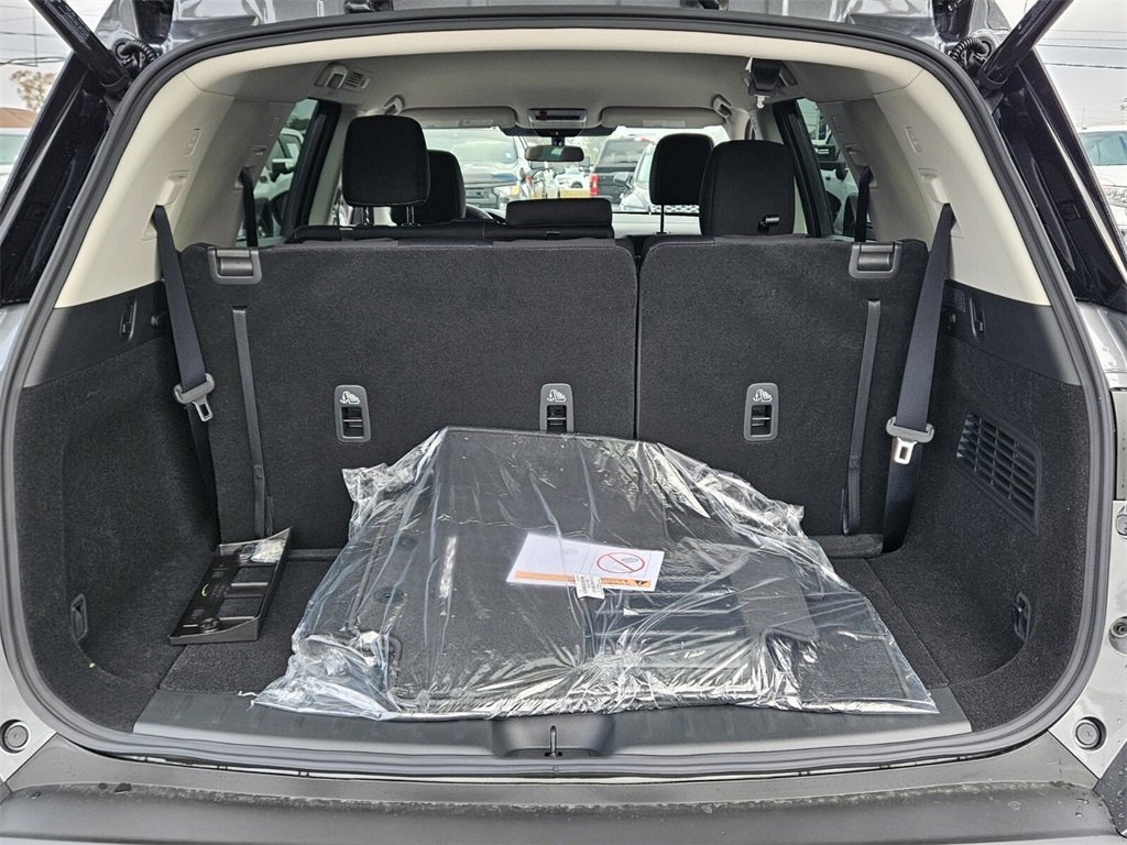 New 2025 Nissan Pathfinder SV image 10