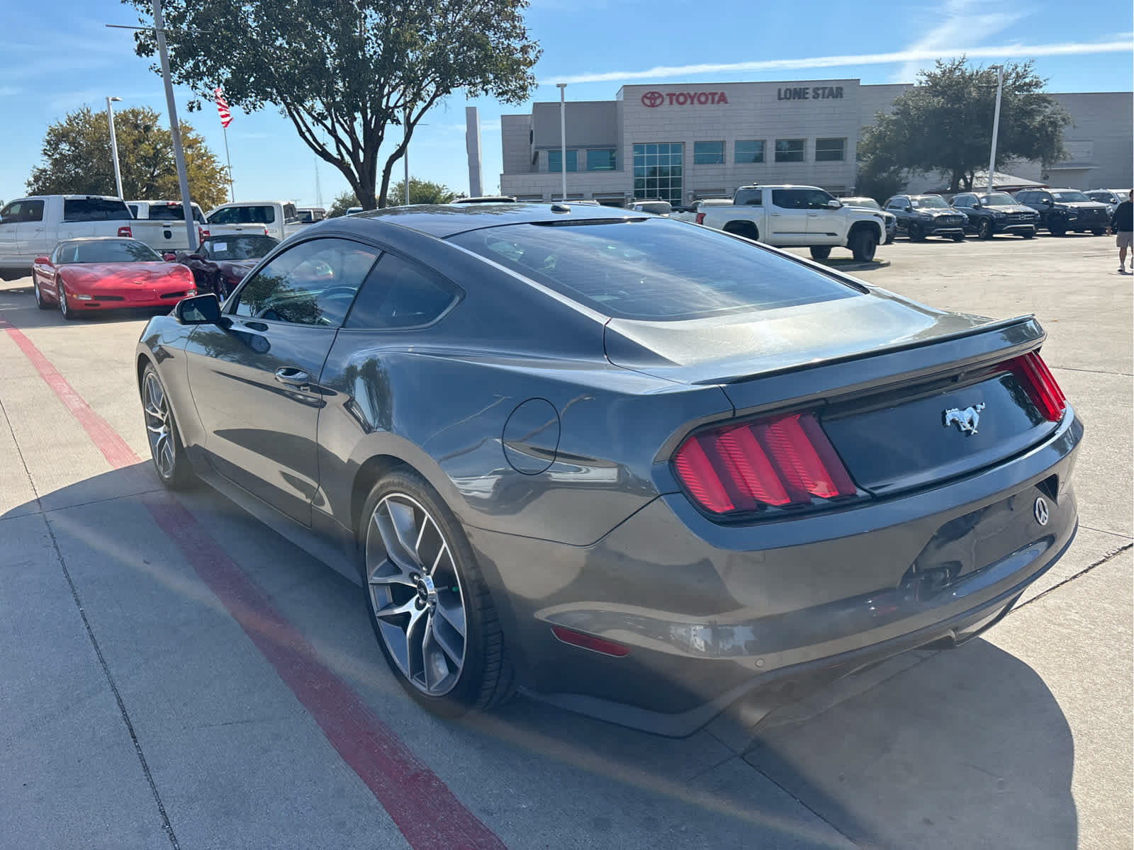Used 2016 Ford Mustang Premium RWD image 4