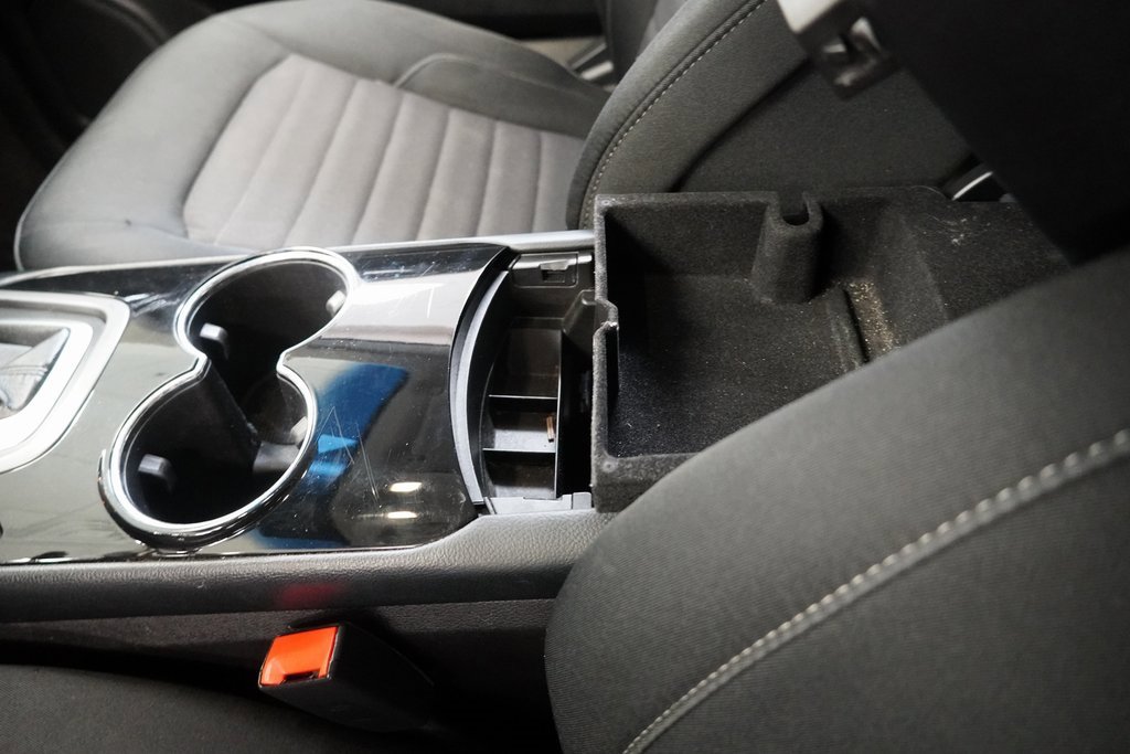 Used 2015 Ford Edge SE image 23