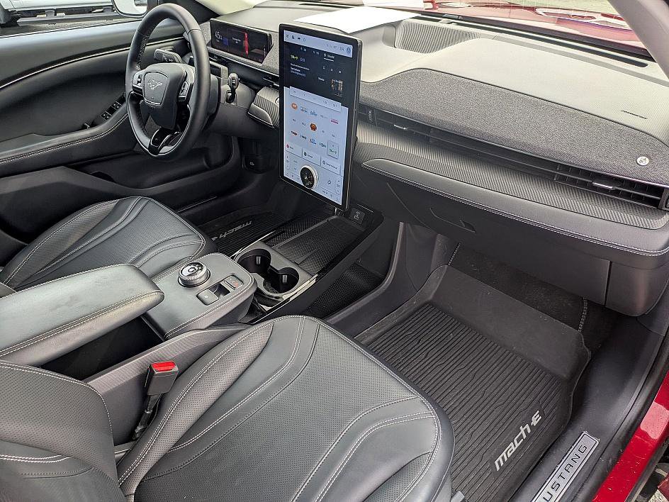 Used 2023 Ford Mustang Mach-E Premium image 33