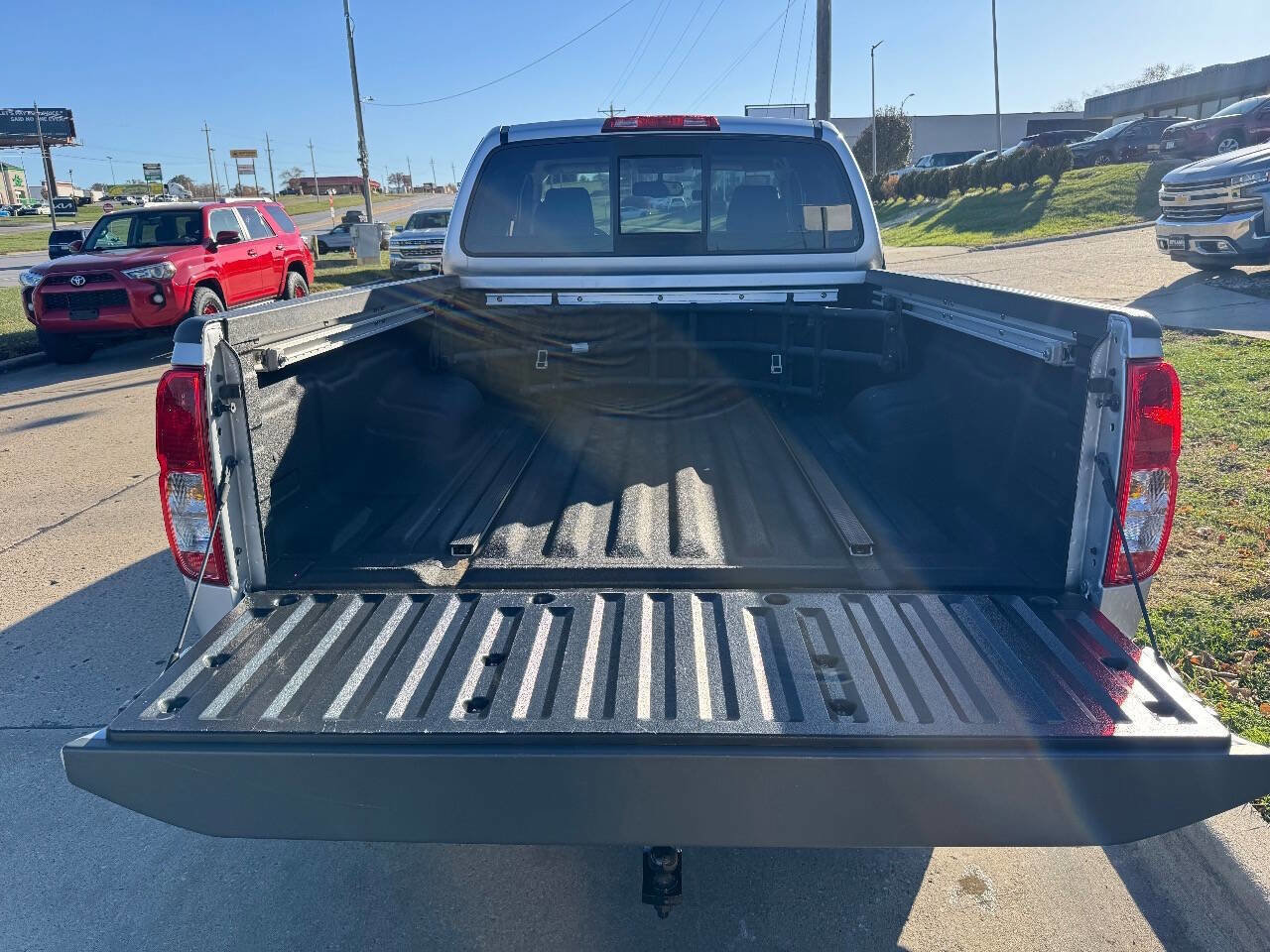 Used 2016 Nissan Frontier PRO-4X image 10