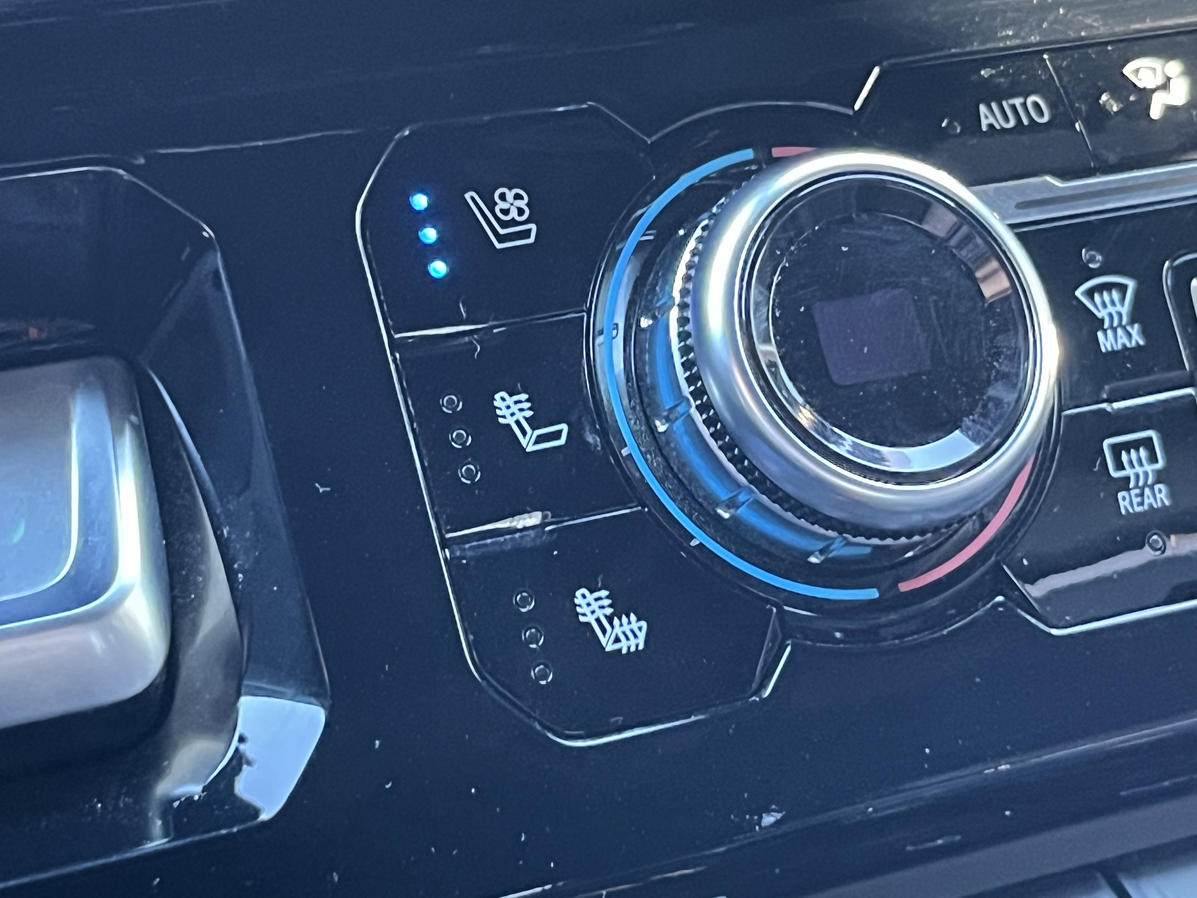 Used 2024 GMC Sierra 1500 AT4 w/ Technology Package image 33