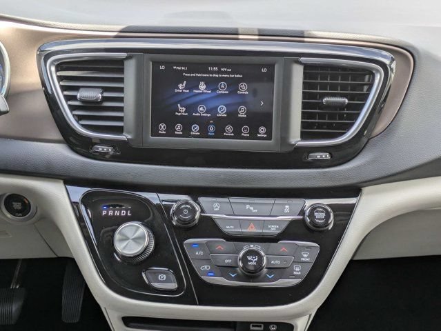 Used 2019 Chrysler Pacifica Touring-L FWD image 20
