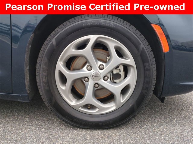 Used 2024 Chrysler Pacifica Limited image 11