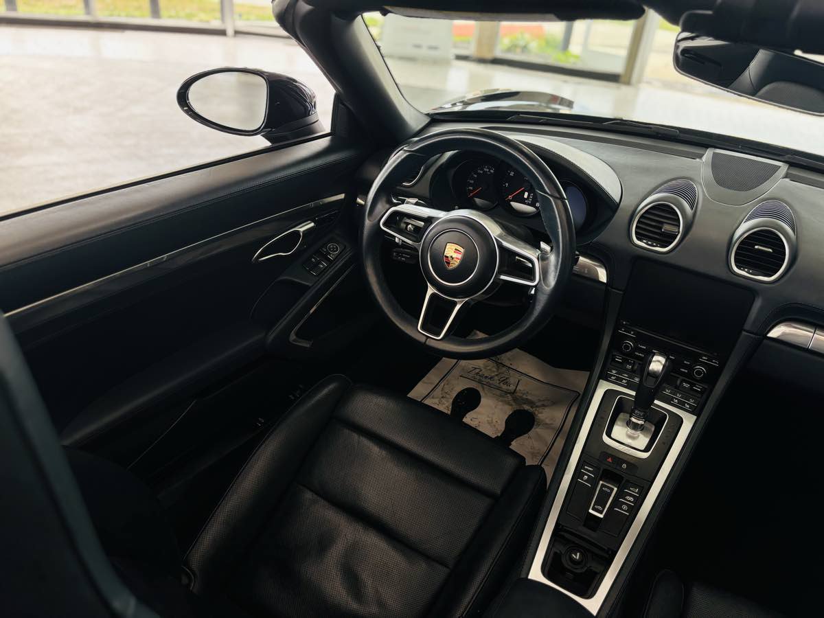 Used 2019 Porsche 718 Boxster RWD image 41