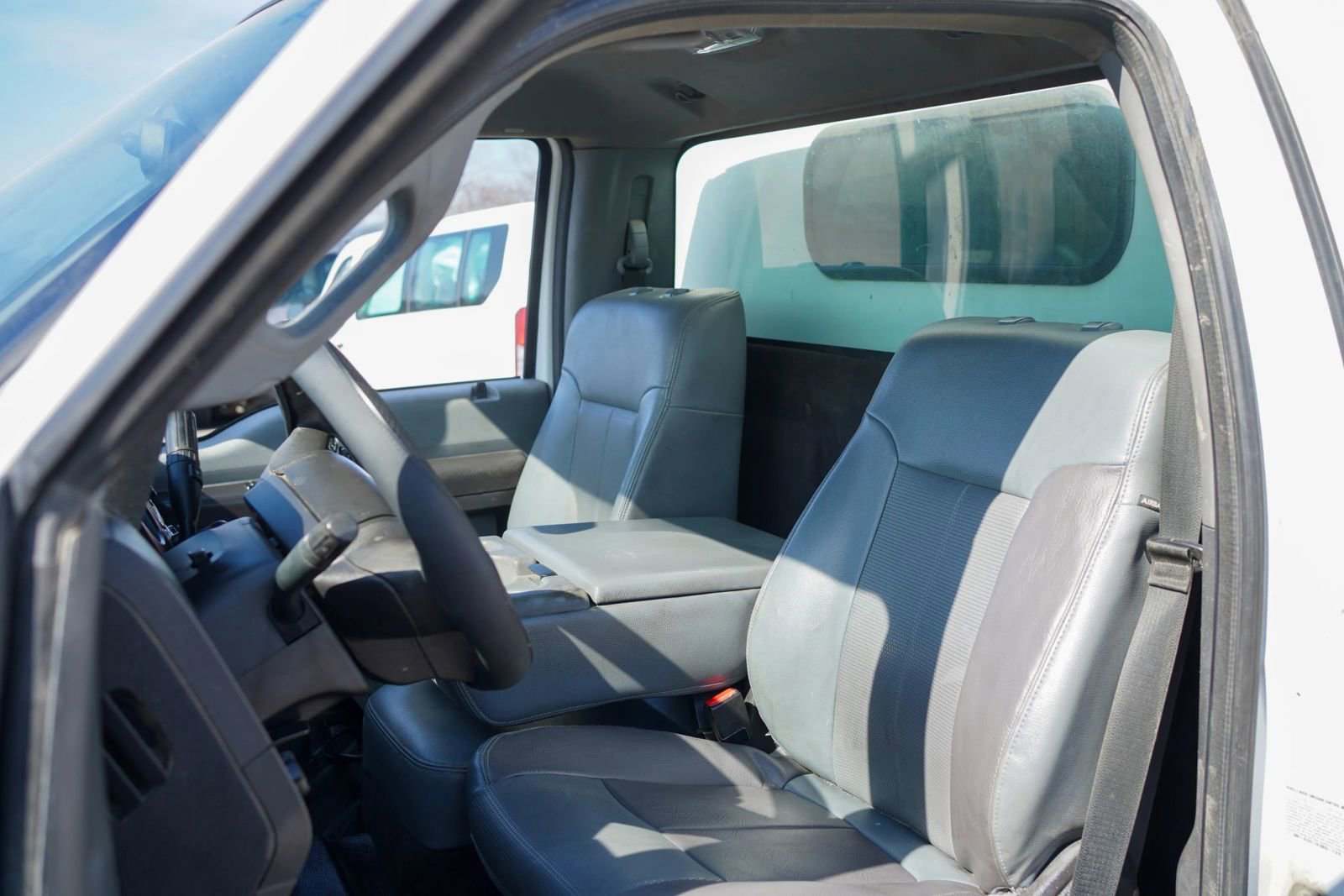 Used 2016 Ford F550 4x4 Regular Cab Super Duty image 14