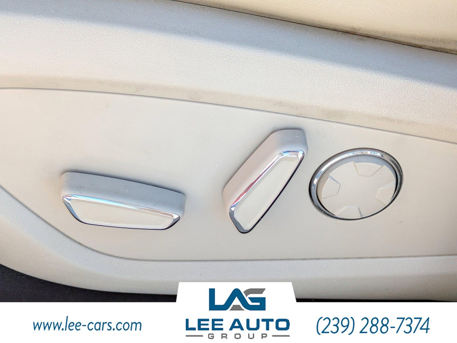 Used 2019 Lincoln MKC Select w/ Select Plus Package FWD image 18