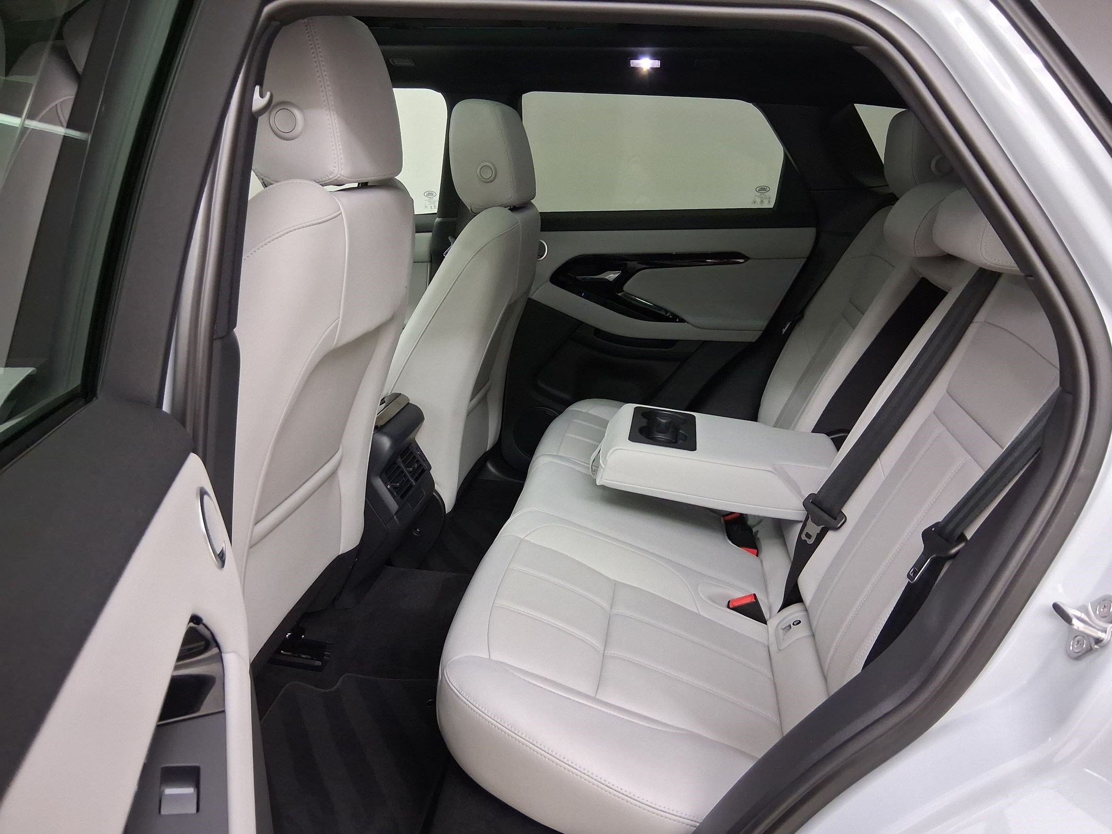 Used 2026 Land Rover Range Rover Evoque S AWD/4WD image 23