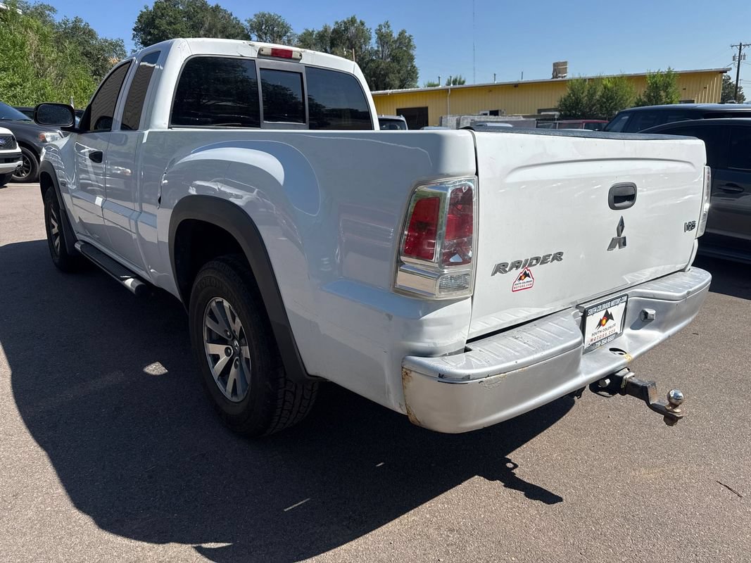 Used 2006 Mitsubishi Raider DuroCross RWD image 5