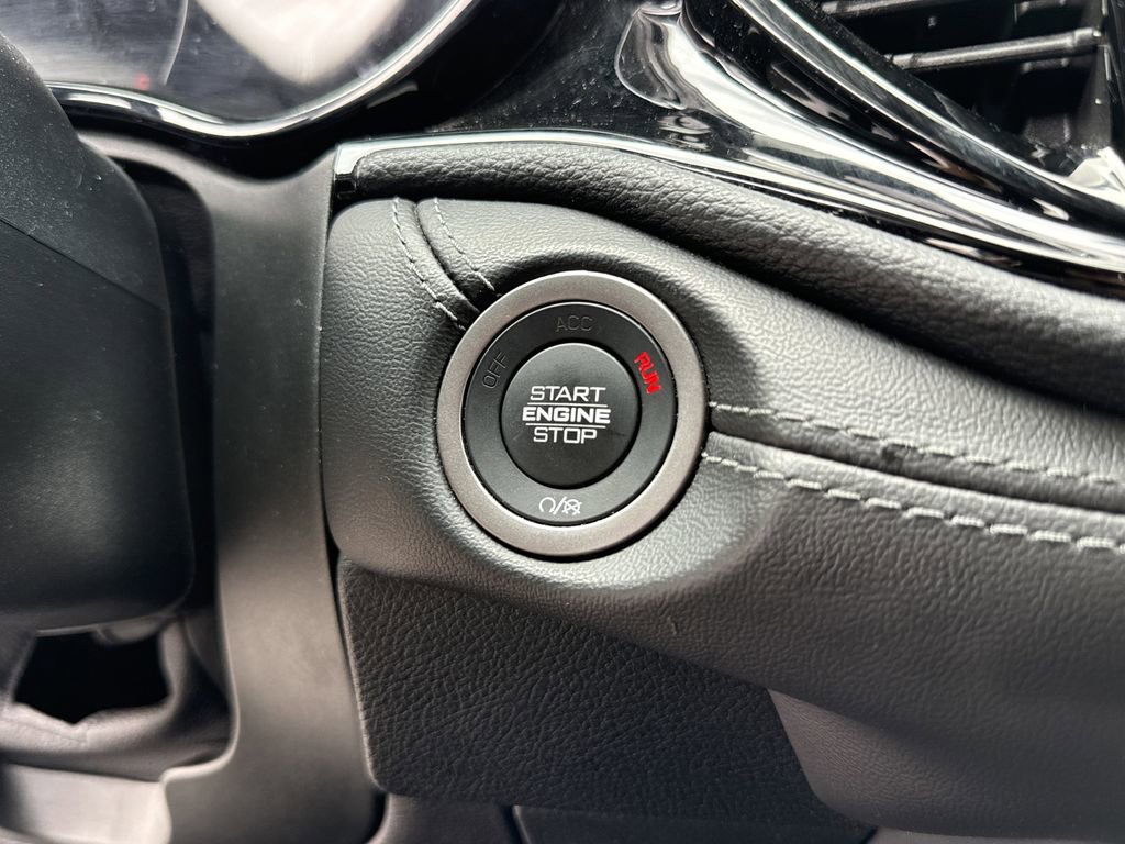 Used 2023 Dodge Durango SXT image 19