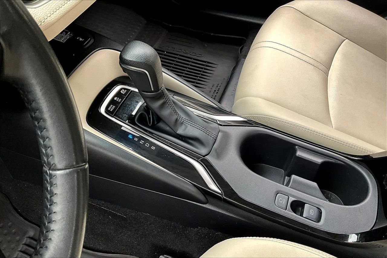 Used 2024 Toyota Corolla XLE FWD image 15