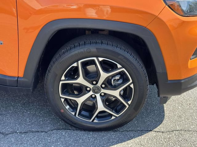 Used 2026 Jeep Compass Limited AWD/4WD image 7