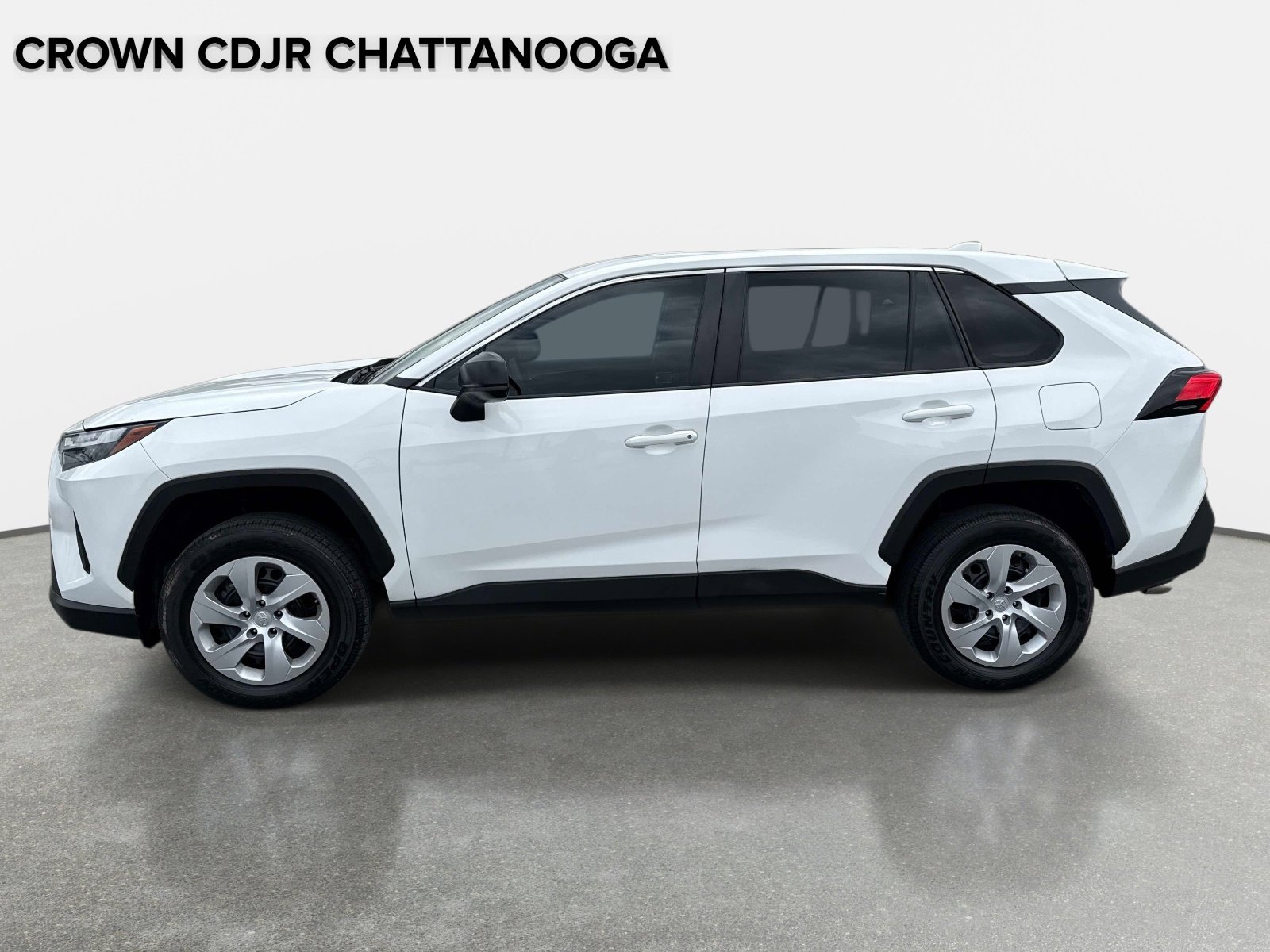 Used 2024 Toyota RAV4 LE FWD image 8