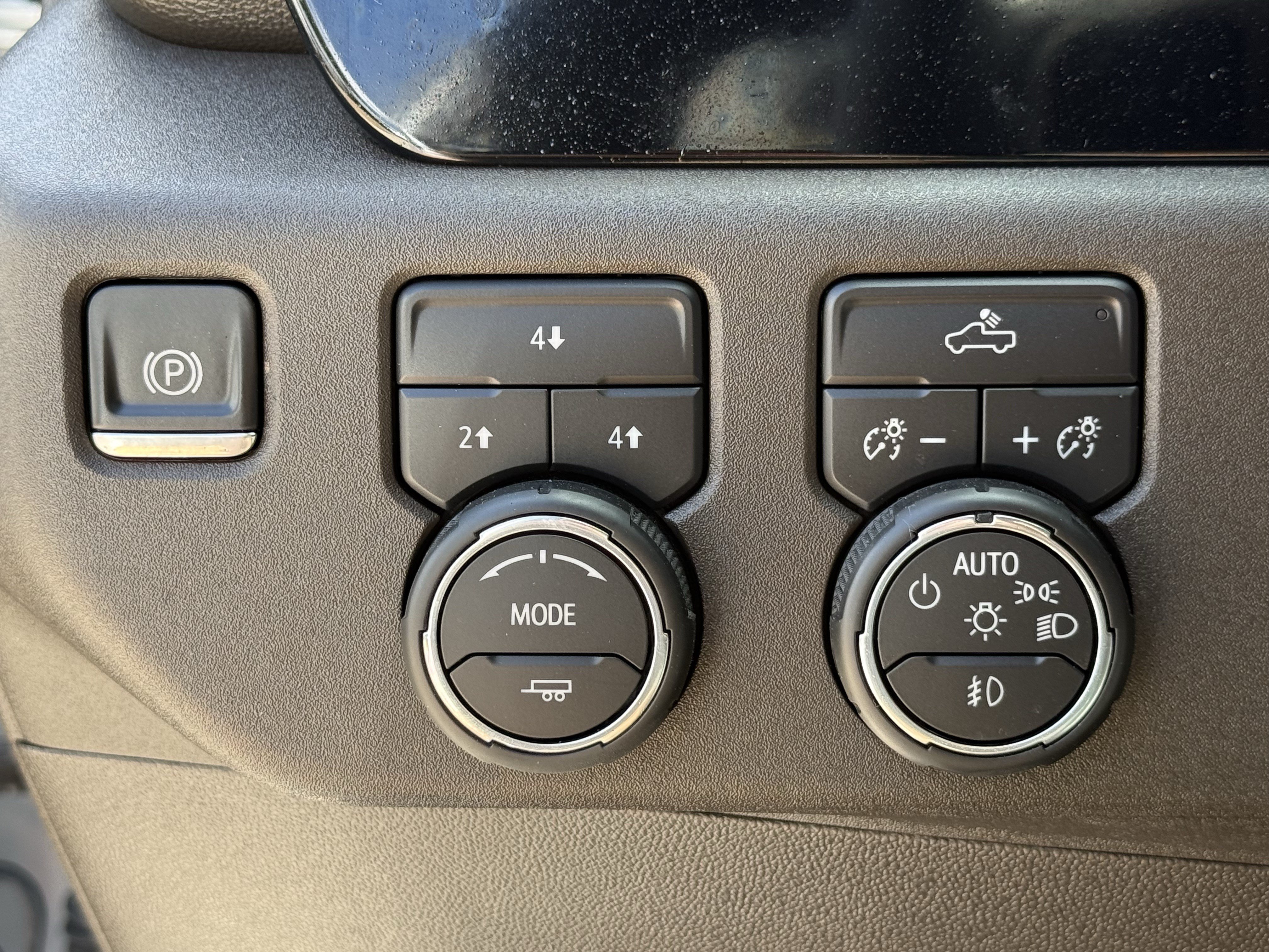 Used 2025 Chevrolet Silverado 2500 LT w/ Convenience Package AWD/4WD image 24