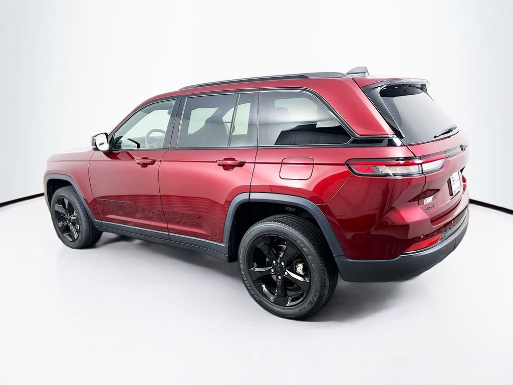Used 2022 Jeep Grand Cherokee Altitude AWD/4WD image 5