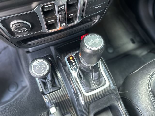 Used 2022 Jeep Wrangler Unlimited Sahara AWD/4WD image 21