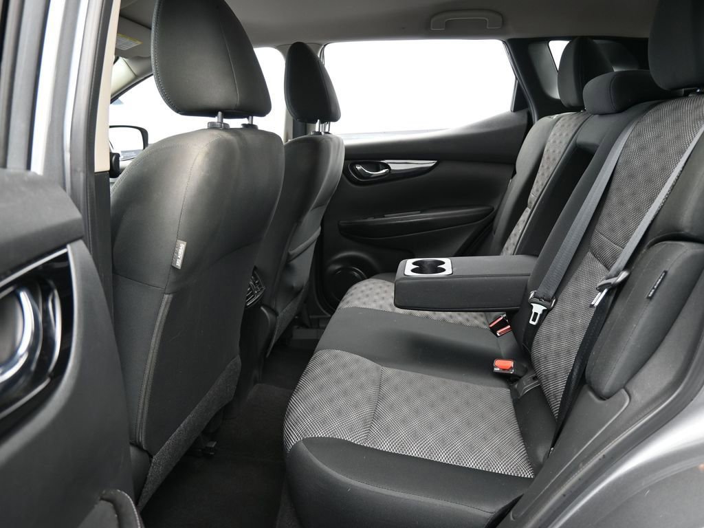 Used 2021 Nissan Rogue Sport SV image 30